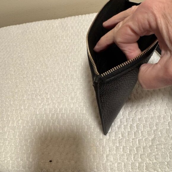 NWT Kate Spade Lucy Medium L-Zip Wristlet Black Leather Pouch Gold Hardware - Picture 8 of 8